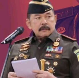 Prof ST Burhanuddin Rombak Kajati Dan Waka